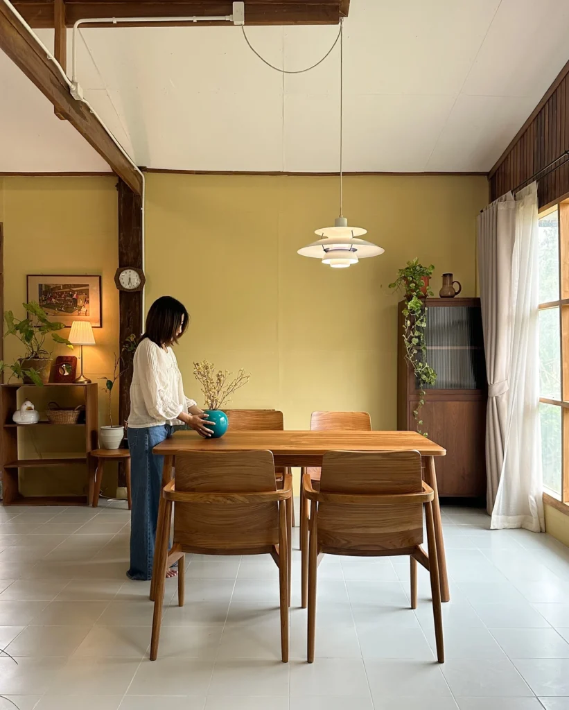 โต๊ะไม้สักเก่า SHUND Furniture